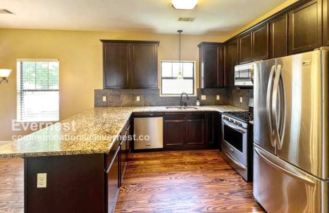 605 East 16th Street