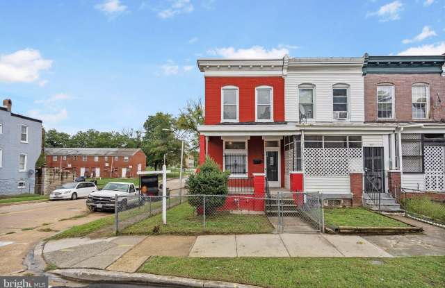 945 N ASHBURTON Street