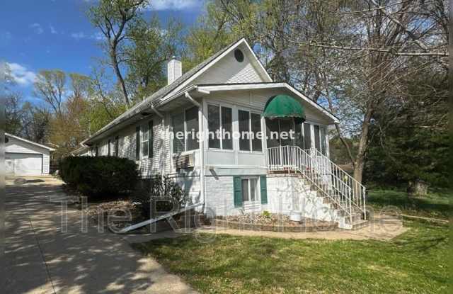 902 Harrington Ave