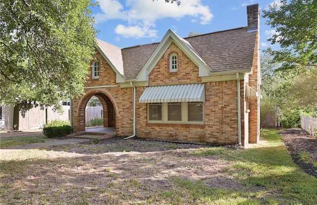 Photo of 713 East 31st Street