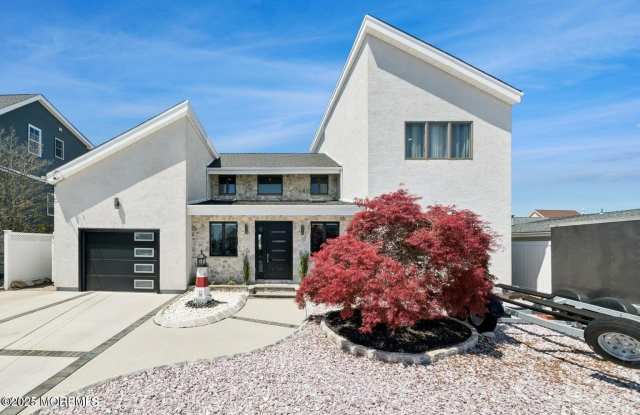 Photo of 385 Aldo Drive