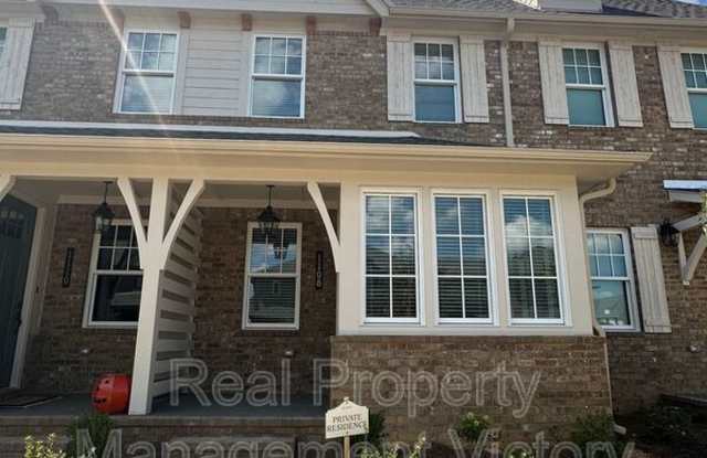 1108 Windsor Square