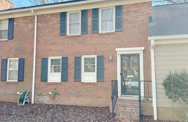 Beautiful 3 story townhouse 4 bedroom 4 bath - 3166 Morningside Drive, Raleigh, NC 27607