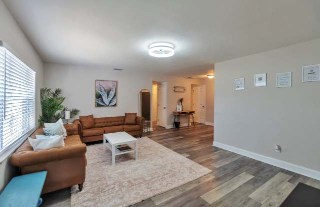 3202 East Jean Street