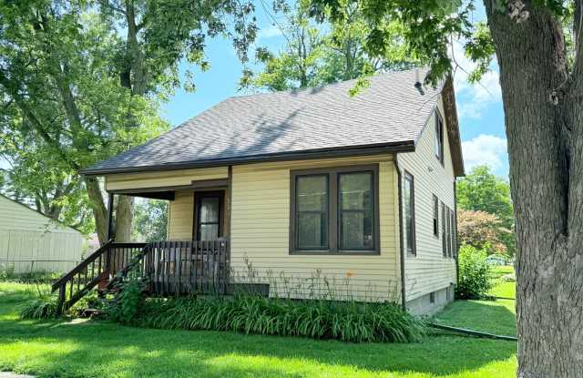 Newly remodeled 3 bed 1 bath in Normal!