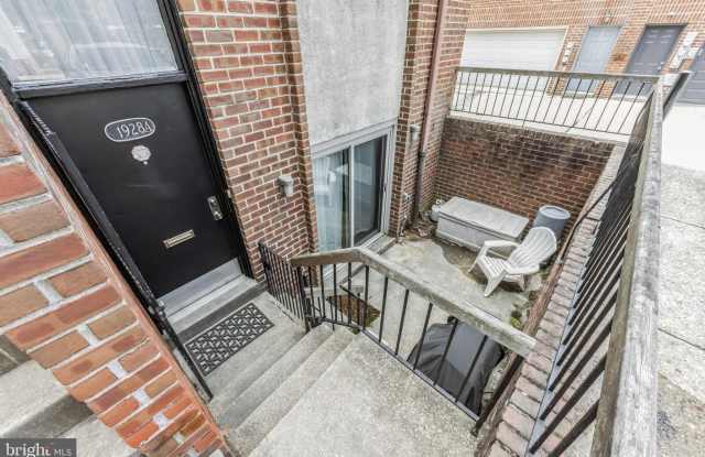 1928 RODMAN Street unit: A