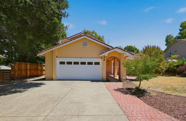 3-Bedroom, 2-Bath Brown's Valley Home with Separate Owner Suite