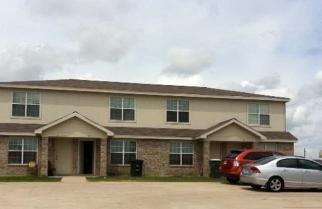 AMAZING 2 BEDROOM TOWNHOUSE CLOSE TO FORT CAVAZOS! - 2806 Kerrville Court, Killeen, TX 76549