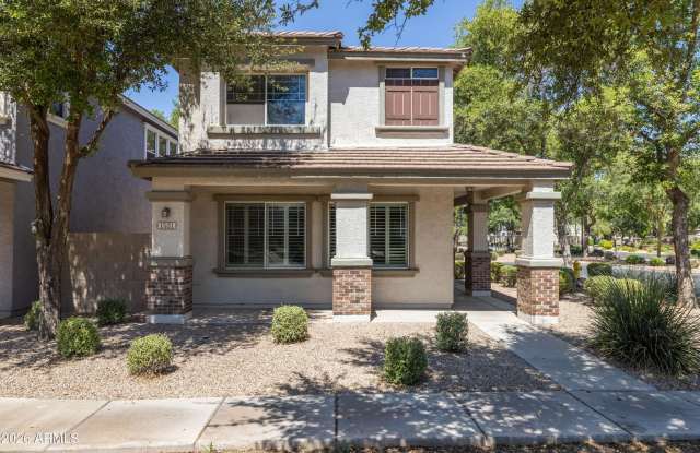 1531 S LONGSPUR Lane