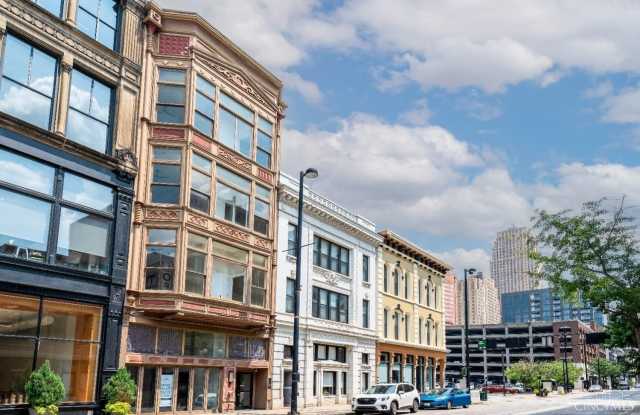 Photo of 312 W Fourth Street unit: 304