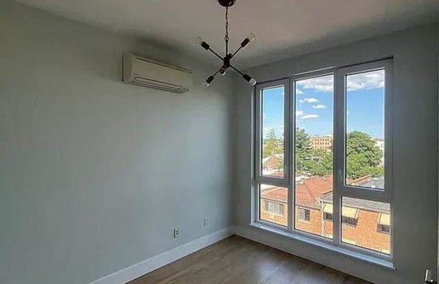 Photo of 3013 Barker Avenue