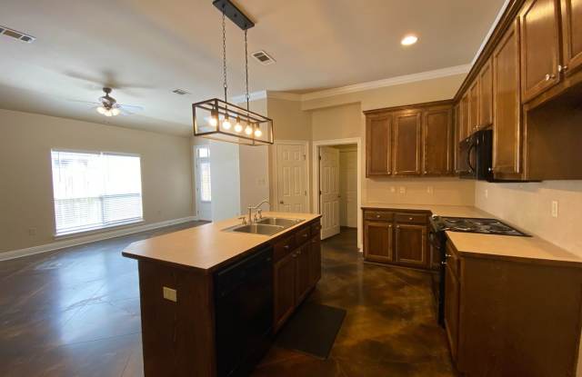 Charming 2BR/2BA Home in Shenandoah Ridge with Garage & Cozy Fireplace