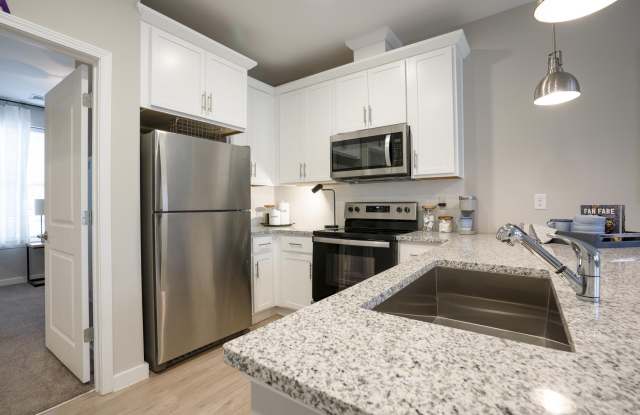 My House on 13th - Student Housing