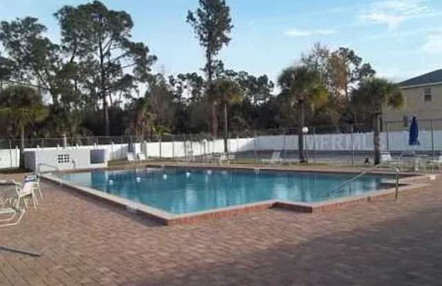 Charming 2BR- 2 bath condo in Orlando with free internet