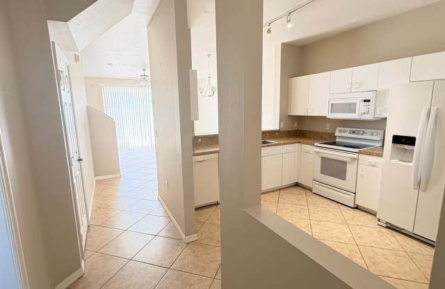 3 Bed/2.5 Bath Townhouse For Rent in Fort Myers