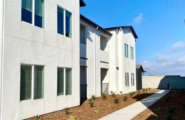 Brand New - Del Rio Apartments