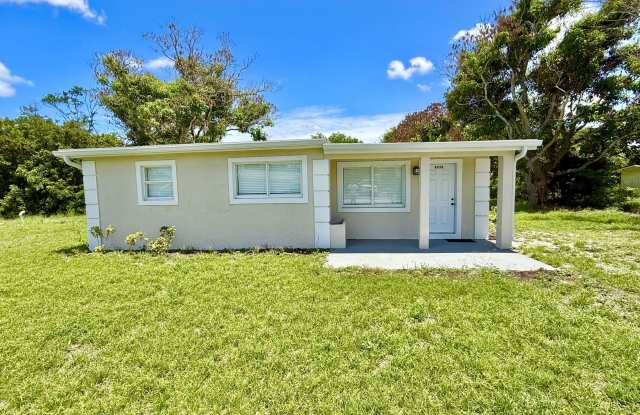 8658 SE Anthion Way