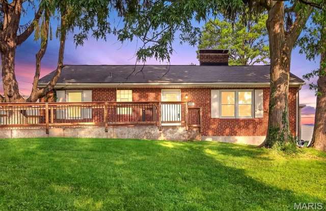 105 N Elm Street