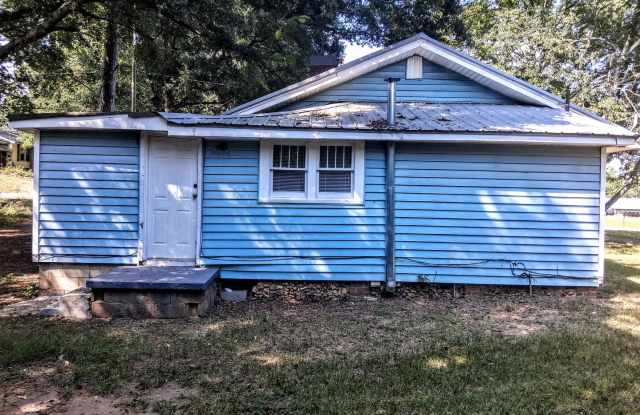 Charming 2 Bedroom Home in the Heart of Oxford!