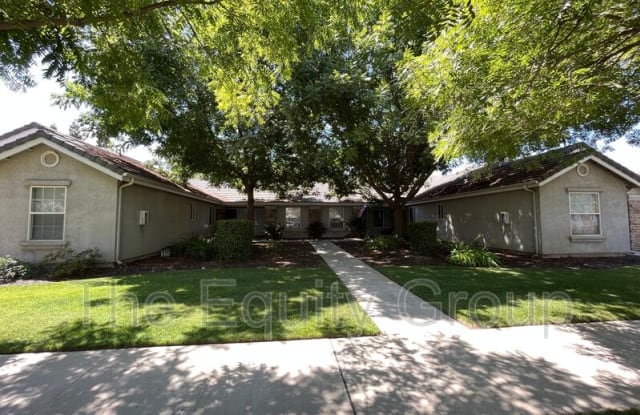 3539 W Babcock Ave - 3539 West Babcock Avenue, Visalia, CA 93291