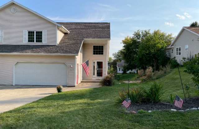 819 E South St - 819 East South Street, Beaver Dam, WI 53916