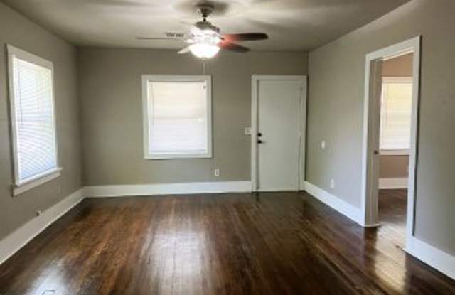 2 bedroom home near The Paseo.