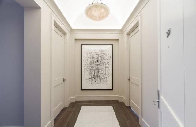 3376 Peachtree Road NE