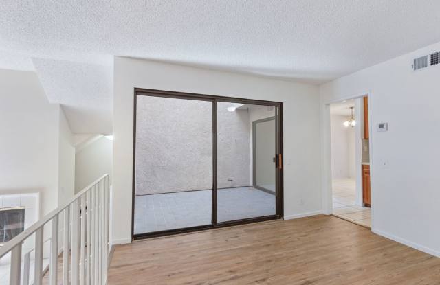 Photo of Tri-Level Townhome with Bonus Room | Ranch Los Charcos