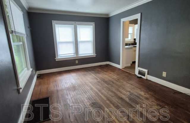 3616 Northeast Monroe Street