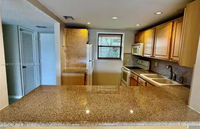 2324 South Cypress Bend Drive