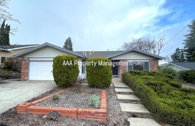 Photo of Nice 4 bedroom 2 bath Single family home in great neighborhood!