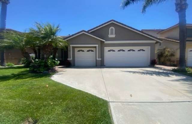 Private Tropical Retreat in Rancho Del Oro – Single-Story 3BR Home