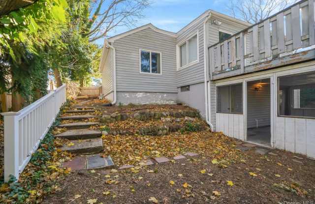 Photo of 11 Amityville Road