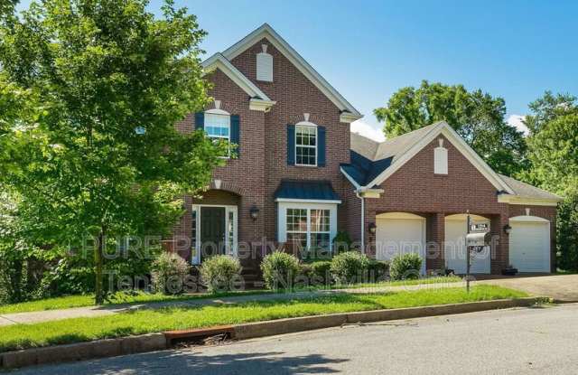 1214 Broadmoor Cir