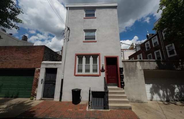 1009 Waverly Street - 1