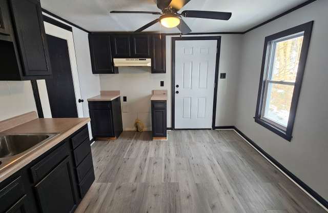 Newley renovated single family 1 bed 1 bath home for rent!