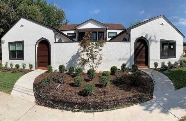 Photo of 1006 W 2nd Avenue