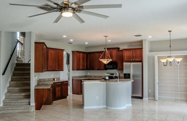 1557 Amaryllis Circle