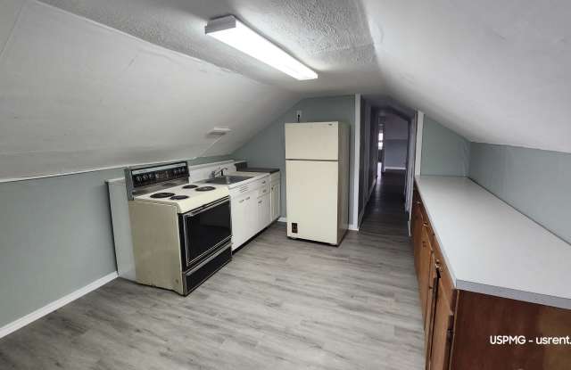 904 Hayes Avenue - 2