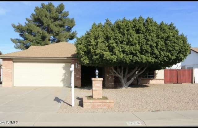 7126 W SUNNYSLOPE Lane