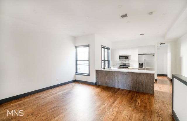 125 East 52nd Street - 125 East 52nd Street, Brooklyn, NY 11203