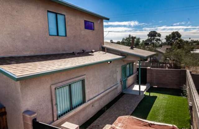 Photo of 610 E Waverly St Unit 2