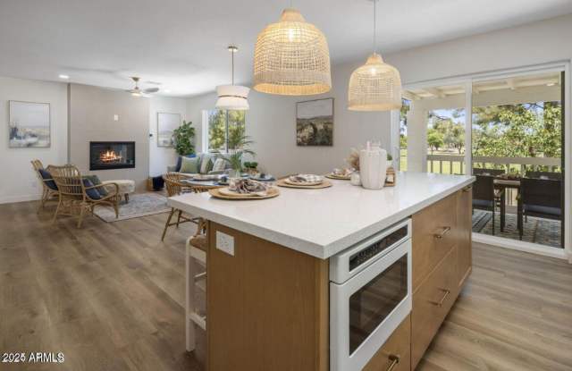 626 E PALOMINO Drive