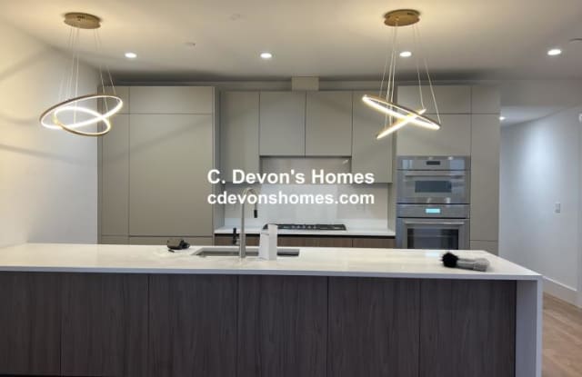 Photo of 726 East 8th St.