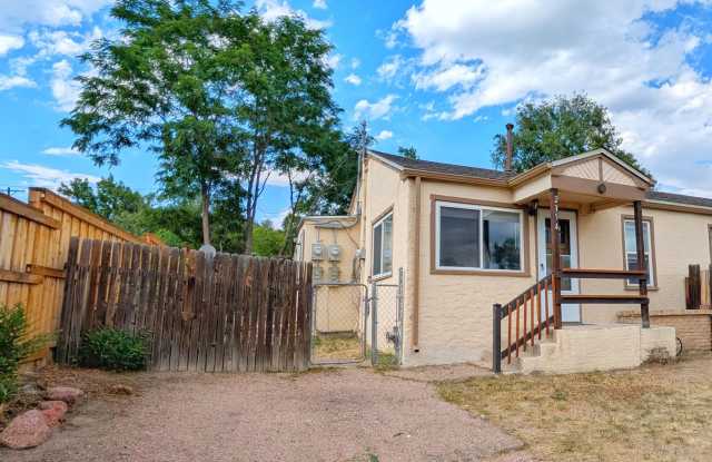 Cozy 2br 1b Home w/laundry!