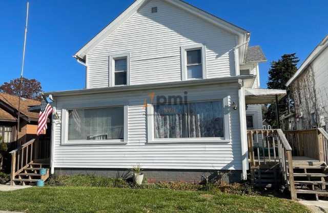 807 Rose Street