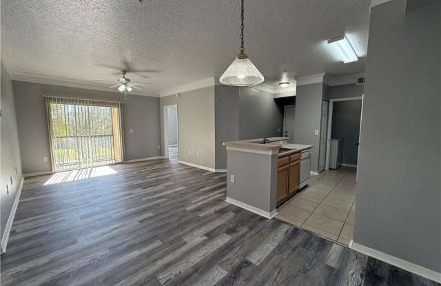 11490 Villa Grand unit: 206
