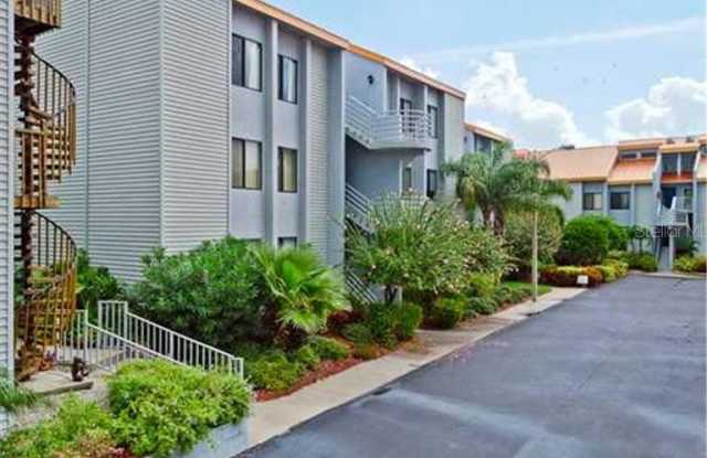 557 PINELLAS BAYWAY S