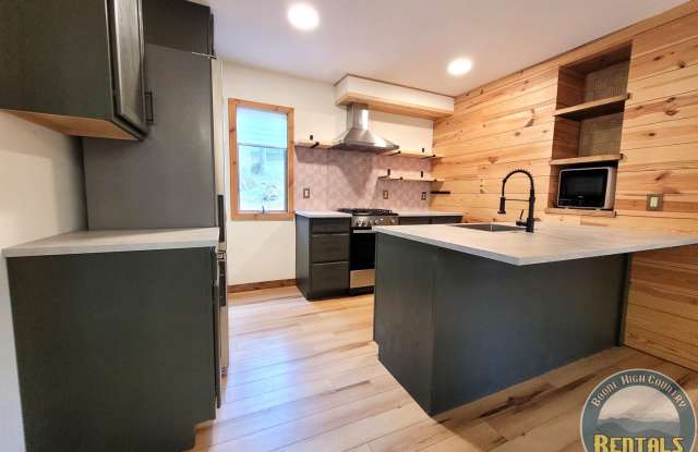 Beautiful 1 Bedroom Home with a Loft