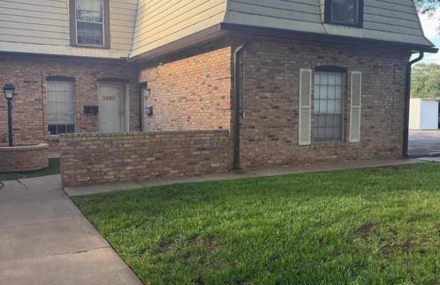 3200 Villa Place